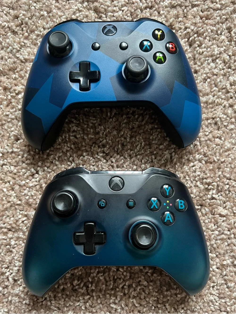 *FOR PARTS* *DAMAGED* Lot of 2 Xbox One Controllers Ocean Shadow Midnight Forces